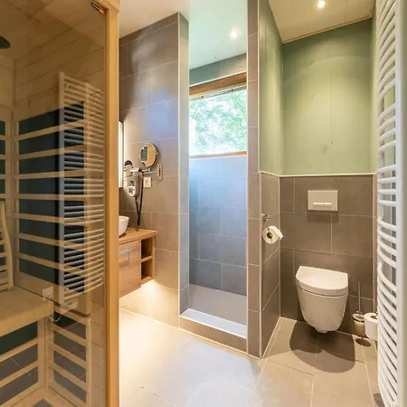 Stylish Retreat With Sauna بيت للعطل *