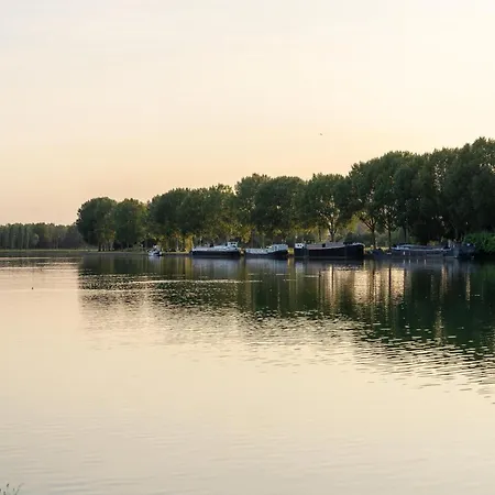 بيت للعطل Stylish Retreat With Sauna Antoing